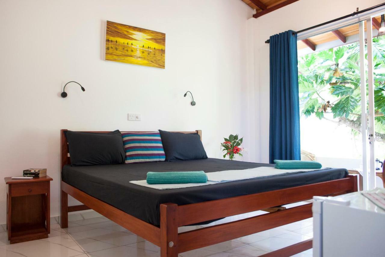Alvas House Hotell Hikkaduwa Exteriör bild