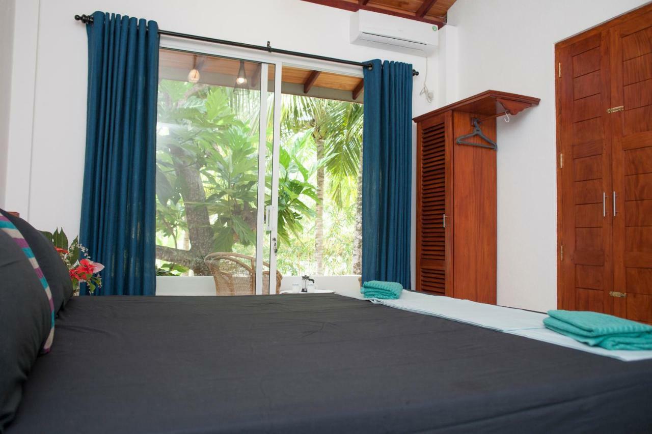 Alvas House Hotell Hikkaduwa Exteriör bild