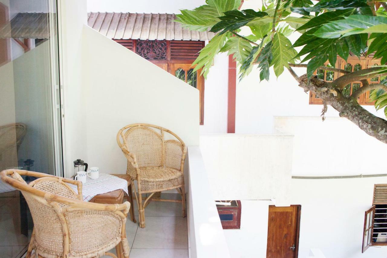 Alvas House Hotell Hikkaduwa Exteriör bild