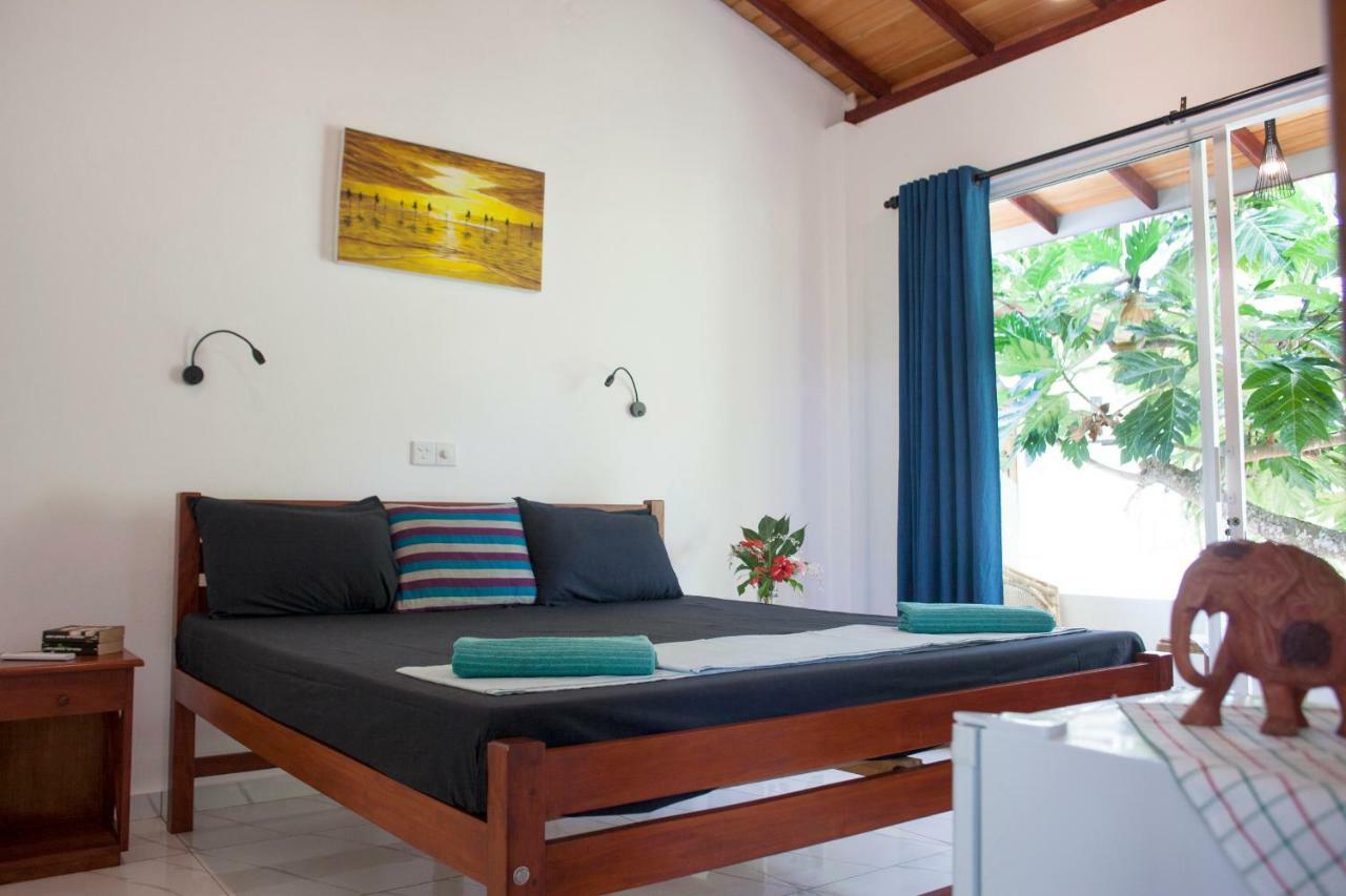 Alvas House Hotell Hikkaduwa Exteriör bild
