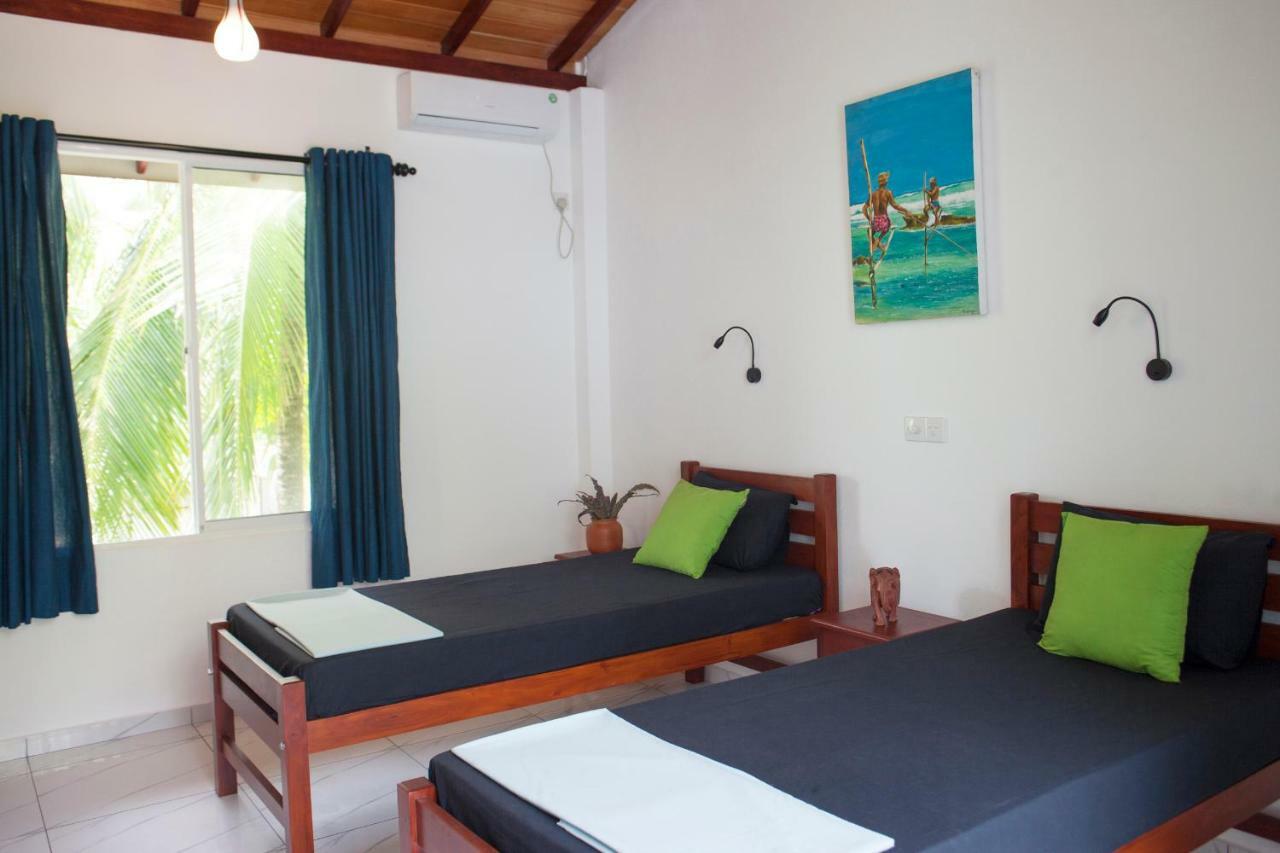Alvas House Hotell Hikkaduwa Exteriör bild