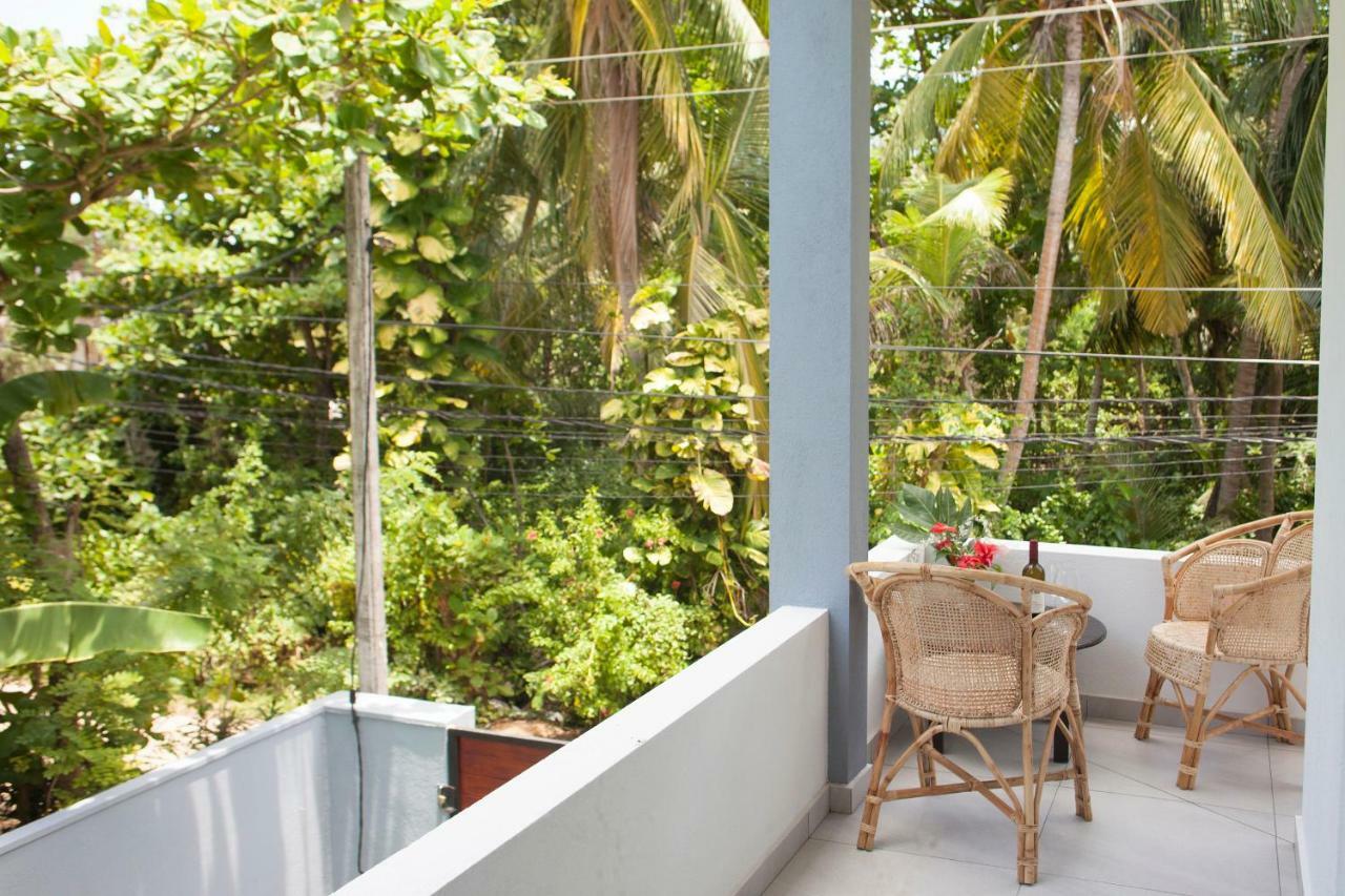 Alvas House Hotell Hikkaduwa Exteriör bild